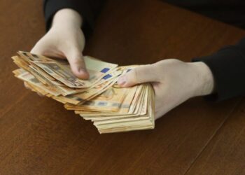 Biznesmenët shqiptarë “hedhin sytë” jashtë Shqipërisë për të investuar