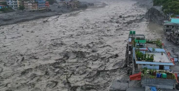 Studiuesit: Ndryshimet klimatike çuan në katastrofën e shembjes së malit në Nepal -