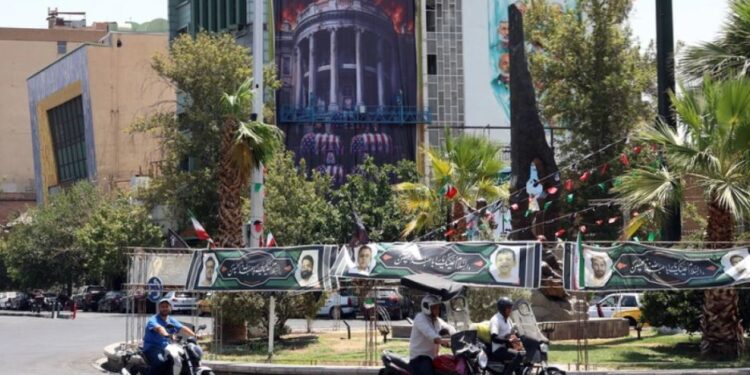Garda Revolucionare e Iranit pretendon se ka kapur një dron nënujor amerikan në Ngushticën e Hormuzit -
