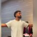 VIDEO/ U fut i armatosur në studion muzikore, Gjykata e Prishtinës dënon Gjestin! Shikoni çfarë bën këngëtari pas shpalljes së vendimit…