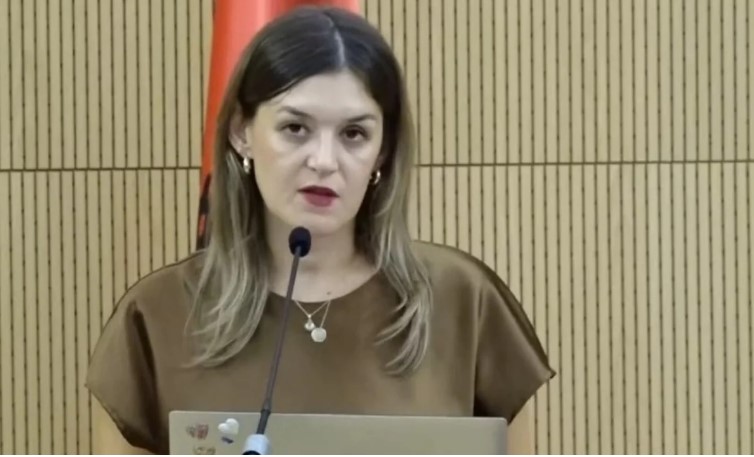  Zhbllokoni pagat tona   Mbyllet mbledhja në KLGJ  gjyqtarët paralajmërojnë  Reagimi ynë do të përshkallëzohet  Zbatoni vendimin e Kushtetueses