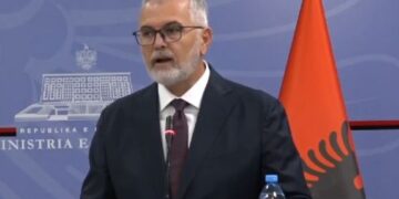 “Zgjidhja nuk është përplasja e institucioneve”- Pagat e gjyqtarëve dhe prokurorëve, ministri Gogu: Të martën e zgjidhim konfliktin në Kuvend, plotësojmë boshllëkun ligjor