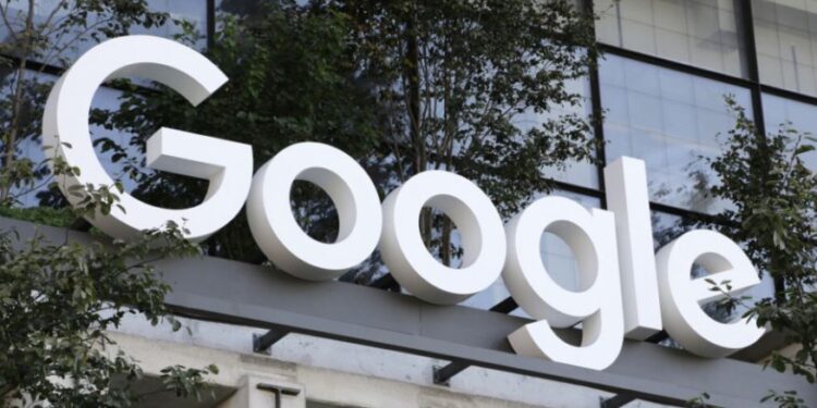 Rregullatori irlandez gjobit mbi 400 mln euro Google për përdorimin e të dhënave të vendndodhjes -