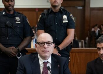 Ish-producenti hollivudian Harvey Weinstein dënohet me 15 vite burg për sulmin seksual ndaj asistentes në 2006-ën!
