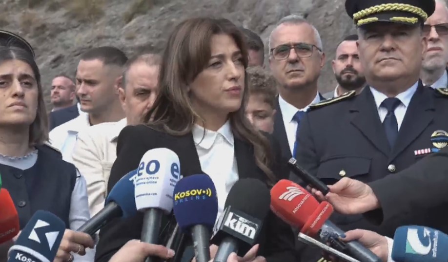 Tre vite pas sulmit terrorist  Kosova nderon me monument heroin Afrim Bunjaku  Haxhiu  Veriu frymon lirshëm 