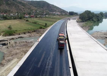 Vijon puna për rrugën Elbasan-Rrogozhinë, Rama: Realizimi fizik ka arritur në 87%