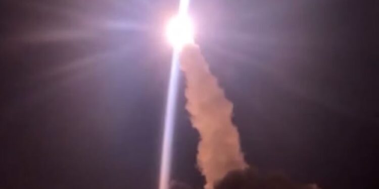 Irani kundërpërgjigjet me raketa dhe dronë pas sulmeve të SHBA-së -