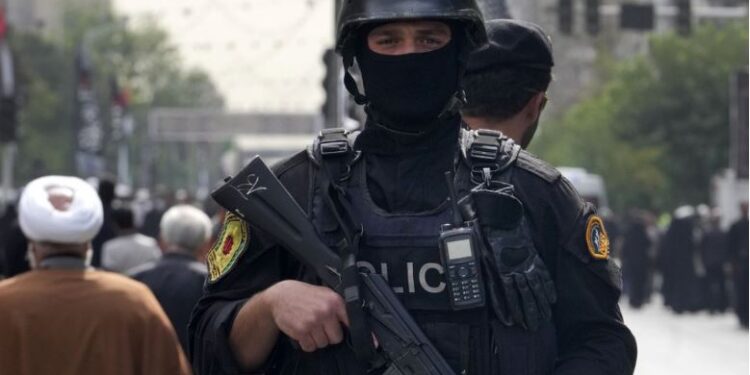 Makina përplaset me turmën në Iran, 4 të vdekur mbi shumë se 10 të plagosur -