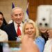Gruaja e Netanyahut sulmon kundërshtarin e tij në zgjedhje: E dinte për 7 tetorin -