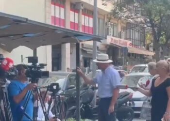 VIDEO/ “O ordiner, vodhe gjithë tokën e fisit”/ Tensione para SPAK-ut, qytetarja përplaset me Jamarbër Malltezin, dhëndri i Berishës: Je mashtruese!