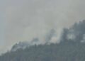 Lezhë, riaktivizohen vatrat e zjarrit në fshatin Kalivaç, nis ndërhyrja nga ajri me helikopter!
