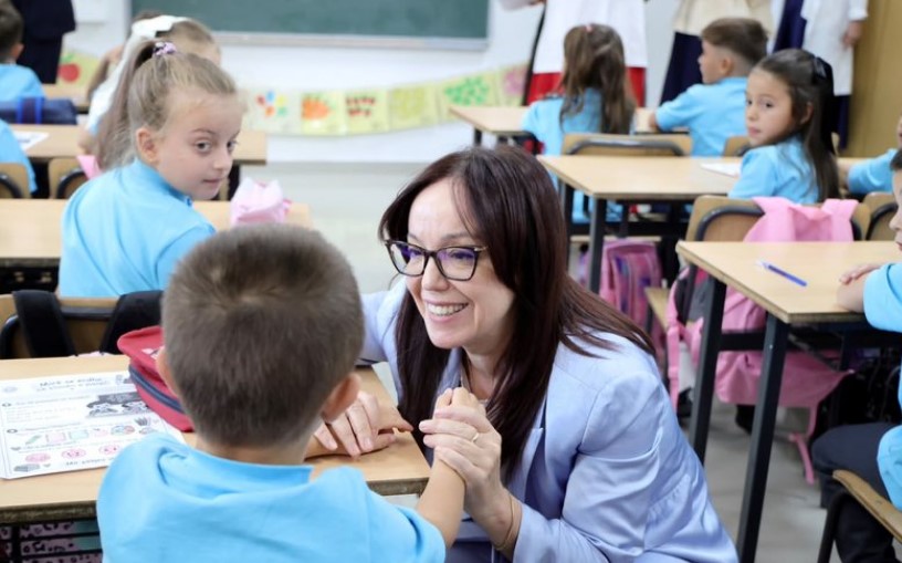 Depistimi i fëmijëve në shkolla  ministrja Spahiu  Prioritet me protokolle të qarta edhe për trajtimin në vijueshmëri