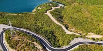 Rama publikon pamjet nga rruga panoramike e Komanit: Transformim mes peizazhit spektakolar të veriut! (VIDEO)