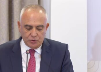 “Publiku duhet ta dijë se kush trokiti”- Ligji i ri për lobimin, Komisioneri: T’i japim dritë një mjedisi që shpesh shihet si “korridor i errët”