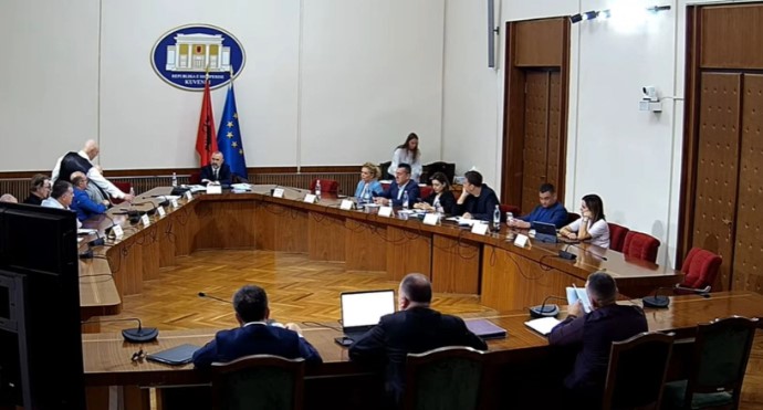 Përplasje për Territorialen te Ligjet  PD kundër draftit të PS  braktis mbledhjen  Po bëni ndryshime pa pyetur qytetarët  Manja  S i marrim dot kompetencat e Kuvendit