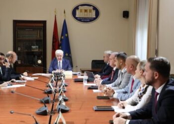 Aksioni i SPAK ‘ndez’ debate në Komision, Kaso: Shteti ka rënë! Xhafaj: Arrestohen individët, jo institucionet! Shenjë e forcimit të shtetit të së drejtës