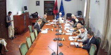 DEBATI/ Pasuritë e sekuestruara, deputeti i PD: I përdorin ish-pronarët përmes skemave! Kreu i AAPK, Xhaja: Nuk më rezulton!