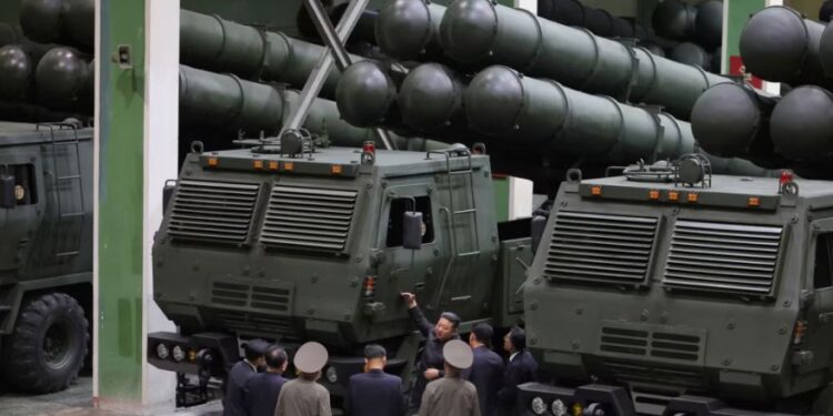 Koreja e Veriut lëshon raketë balistike në brigjet lindore, thotë Japonia -