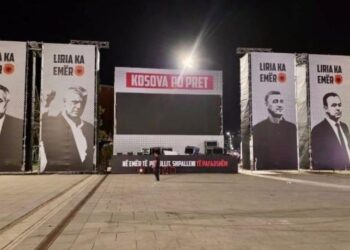 “Kosova po pret”- Sot në Prishtinë mbahet “Marshi për Liri” për Thaçin, Veselin, Krasniqin dhe Selimin, kërkohet pafajësia e luftëtarëve të UÇK-së