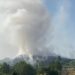 Përfshihet nga flakët vendgrumbullimi i mbetjeve në Fushë-Krujë/ Reja e tymit shkon drejt Kamzës e Mamurrasit, dyshohet për zjarrvënie të qëllimshme