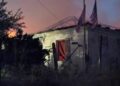 Zjarri shkrumbon shtëpinë e pabanuar në Levan, shkak dyshohet një shkëndijë elektrike!