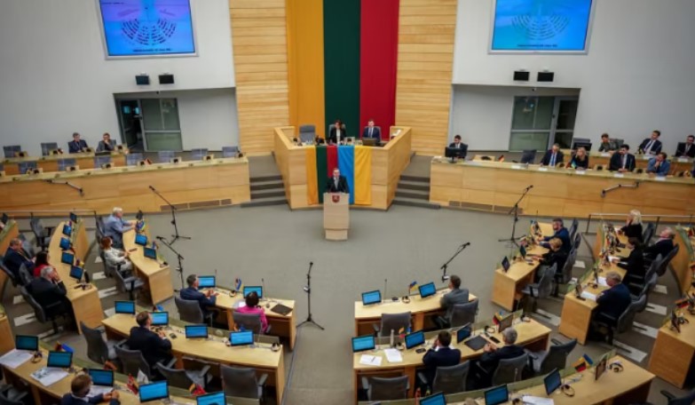 Lituania ndjek shembullin e Finlandës dhe lejon armë bërthamore e baza ushtarake të huaja 