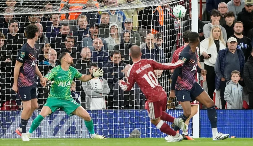 Liverpool nxjerr Tottenham jashtë Kupës dhe kalon në fazën tjetër të  Carabao  