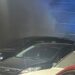 Makina përfshihet nga flakët në qendër të Fierit, nuk ka të lënduar! Tymi alarmon banorët, dyshimet e para
