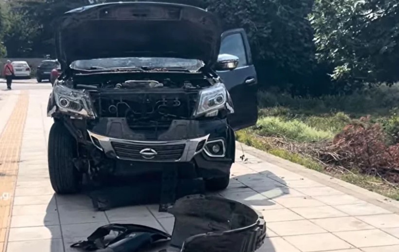 VIDEO  Arratisja e shqiptarit në Greqi  edhe një i dytë tentoi por u ndalua  Ky është automjeti i aksidentuar i autorëve  Gjendet dhe arma  zbulohen pamjet