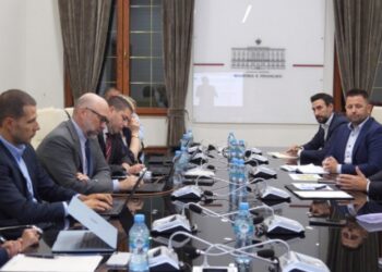 Ministri Malaj pret misionin e FMN: Përmirësime në planifikimin e investimeve publike