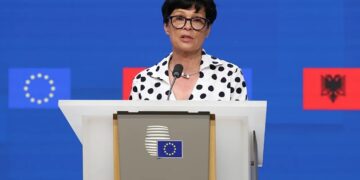 Komisioni Europian: Negociatat për anëtarësimin e Shqipërisë në BE drejt mbylljes në dhjetor 2027!