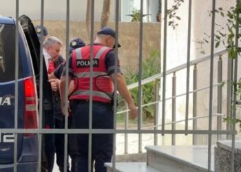 Akuzohen se regjistruan 6 prona me dokumente false, Prokuroria kërkon “arrest në burg” për ish-drejtorin e Kadastrës Fier dhe përfituesin