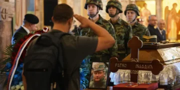 Nderimet për Mladić në Serbi, ministri Hoxha: Glorifikimi i kriminelëve të luftës bie ndesh me vlerat evropiane