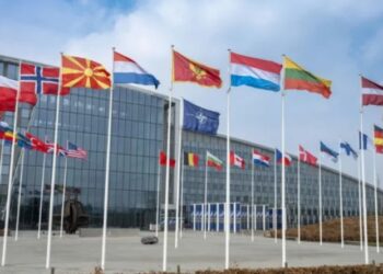NATO: KFOR do të vazhdojë të garantojë sigurinë dhe lirinë e lëvizjes në Kosovë