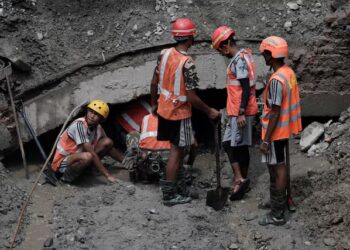 Mrekulli në Nepal, shpëtohen të gjallë dy punëtorë pas 9 ditësh në tunel