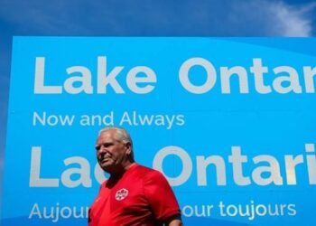 Pas thirrjes së Trump, Apple i bashkohet Google, riemërton Liqenin e Ontarios si “Liqeni Amerika”