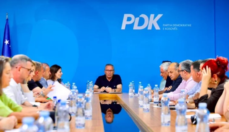 Një ditë pas vendimit të Hagës  mblidhen sot Kryesia dhe Grupi Parlamentar i PDK së