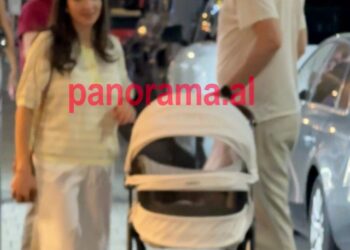 FOTOT/ Princ Leka dhe Blerta, shëtitjet e para me djalin e tyre Aleksandrin