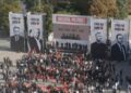 “Liria ka emër!”, Kosova pret me ankth verdiktin e Hagës! Fotot e 4 ish-drejtuesve të UÇK-së vendosen në qendër të Prishtinës, mijëra në shesh