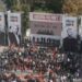“Liria ka emër!”, Kosova pret me ankth verdiktin e Hagës! Fotot e 4 ish-drejtuesve të UÇK-së vendosen në qendër të Prishtinës, mijëra në shesh
