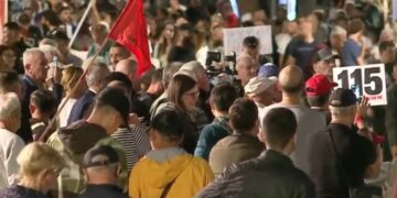 Protesta e 115-të në bulevard, marshim nga sheshi “Skënderbej” drejt Kryeministrisë dhe fjalime kundër Qeverisë!