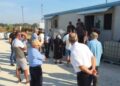 “Është prona ime dhe jo jotja!”- Tensione në protestën te fushën naftëmbajtëse Patos-Marinëz, banorët hyjnë në ambientet e “Bankers Petroleum”