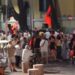 Mbyllet dita e 94-t e protestës te Kryeministria, 10 persona të shoqëruar pas përplasjeve, disa efektivë të lënduar! Tubuesit marshojnë drejt Komisariatit nr. 1