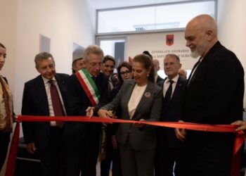 “Italia është alter egoja jonë europiane”- Hapet Konsullata e Shqipërisë në Napoli, Rama: Derë mes dy realiteteve të ngjashme! Partneritet strategjik mes vendeve tona