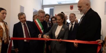 “Italia është alter egoja jonë europiane”- Hapet Konsullata e Shqipërisë në Napoli, Rama: Derë mes dy realiteteve të ngjashme! Partneritet strategjik mes vendeve tona