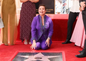 Lea Salonga bëhet artistja e parë filipinase me yll në Hollywood Walk of Fame