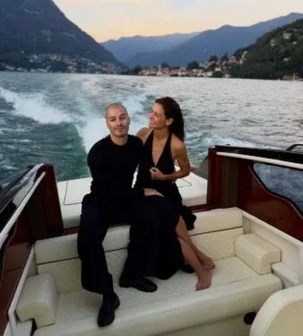 Katie Holmes shijon pushime romantike me Jason Bard Yarmoski në liqenin e Komos