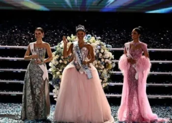 Joheirry Mola i rikthen Republikës Dominikane kurorën e Miss World pas 44 vitesh