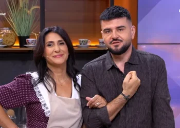 Iva Tiço i jep fund gazetarisë dhe nis një kapitull të ri në kuzhinë me “Në Shtëpinë Tonë