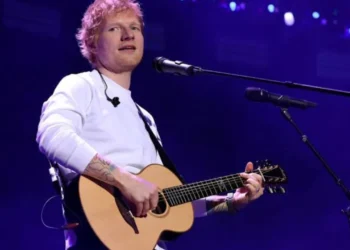 Palestina e lirë” sjell tërheqje nga turneu i Ed Sheeran pas largimit të Macklemore